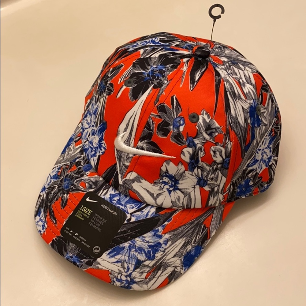 Nike Women’s Cap - Picture 3 of 10